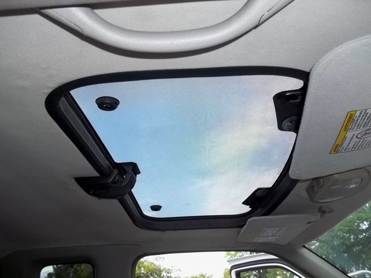 Used 2001 Nissan Frontier SE Desert Runner image 9