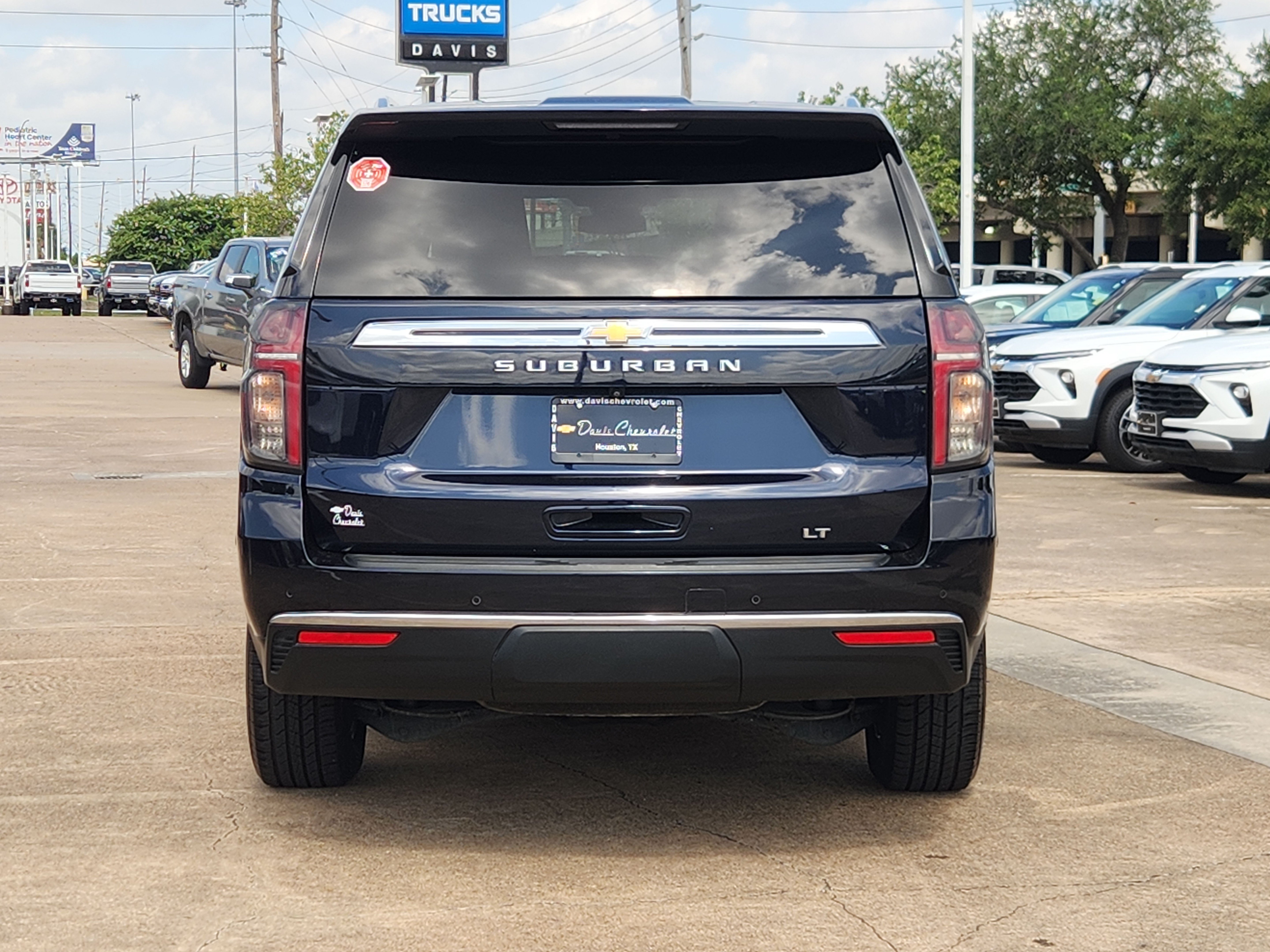 Certified 2024 Chevrolet Suburban LT AWD/4WD image 7