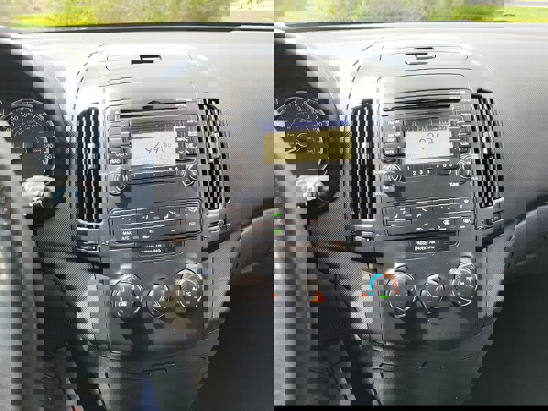 Used 2011 Hyundai Elantra GLS image 19