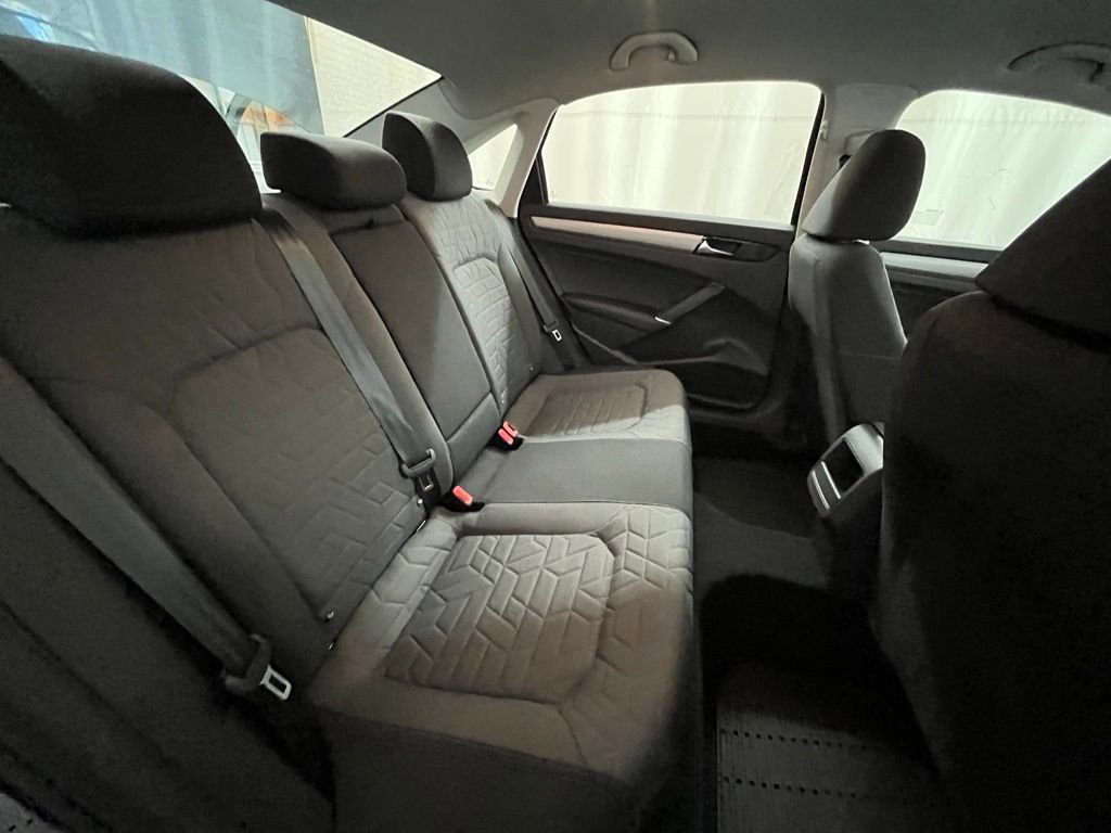 Certified 2021 Volkswagen Passat 2.0T S image 27