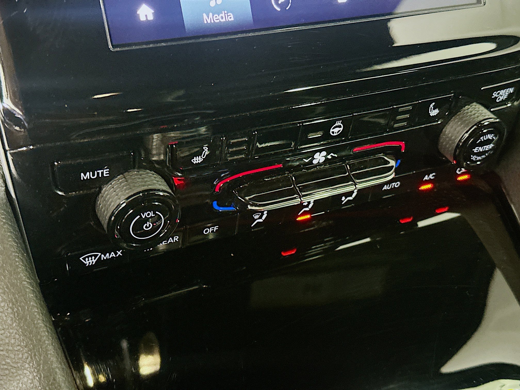 Used 2023 Jeep Grand Cherokee Altitude image 23