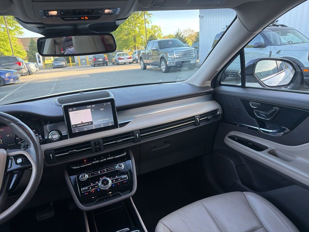 Used 2022 Lincoln Corsair AWD w/ Premium Package image 10