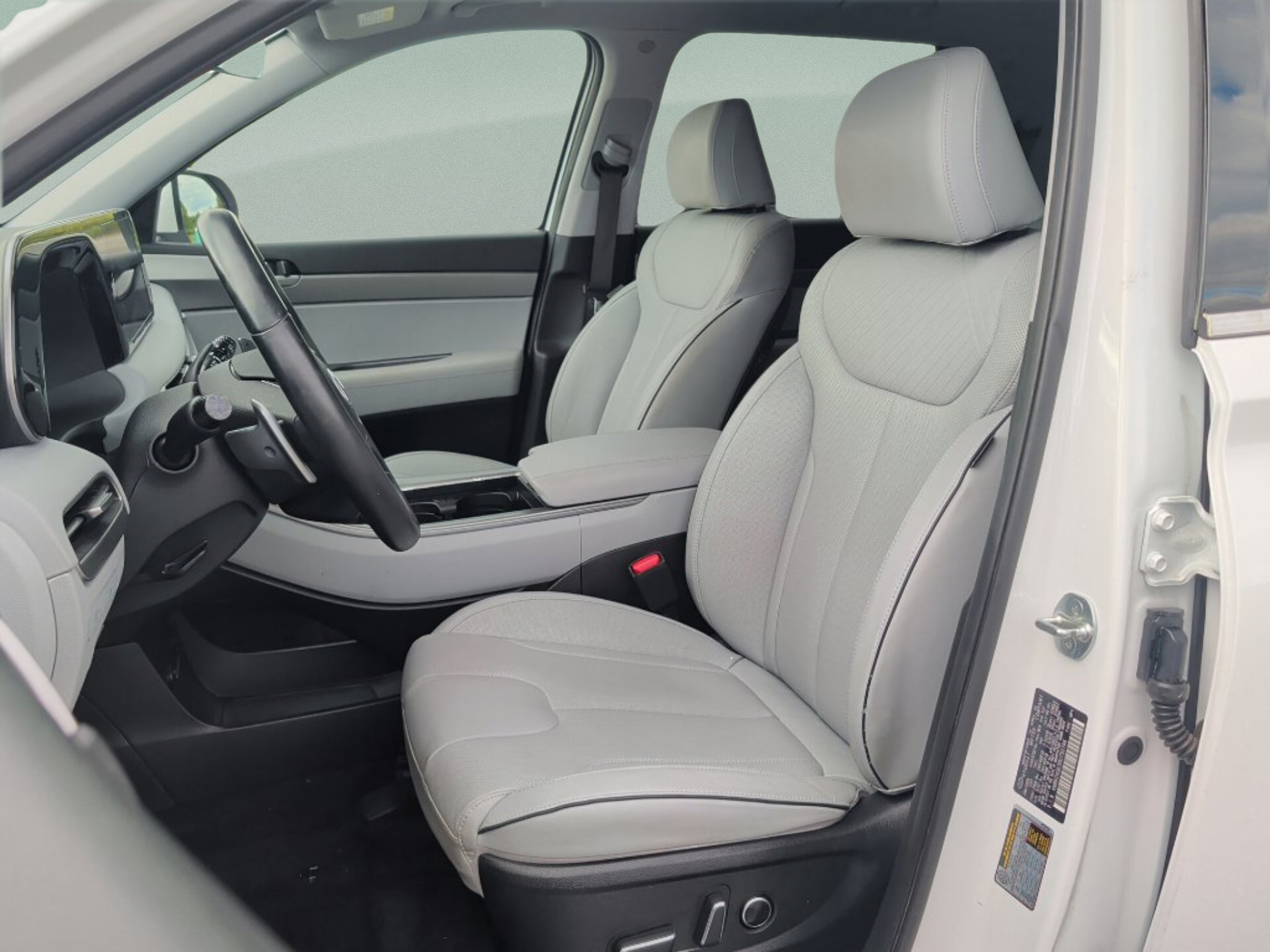Used 2024 Hyundai Palisade SEL FWD image 15