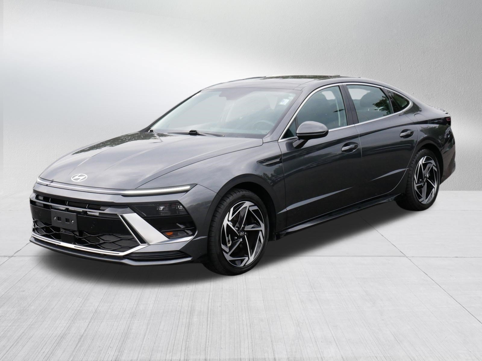Used 2024 Hyundai Sonata SEL w/ Convenience Package FWD image 3
