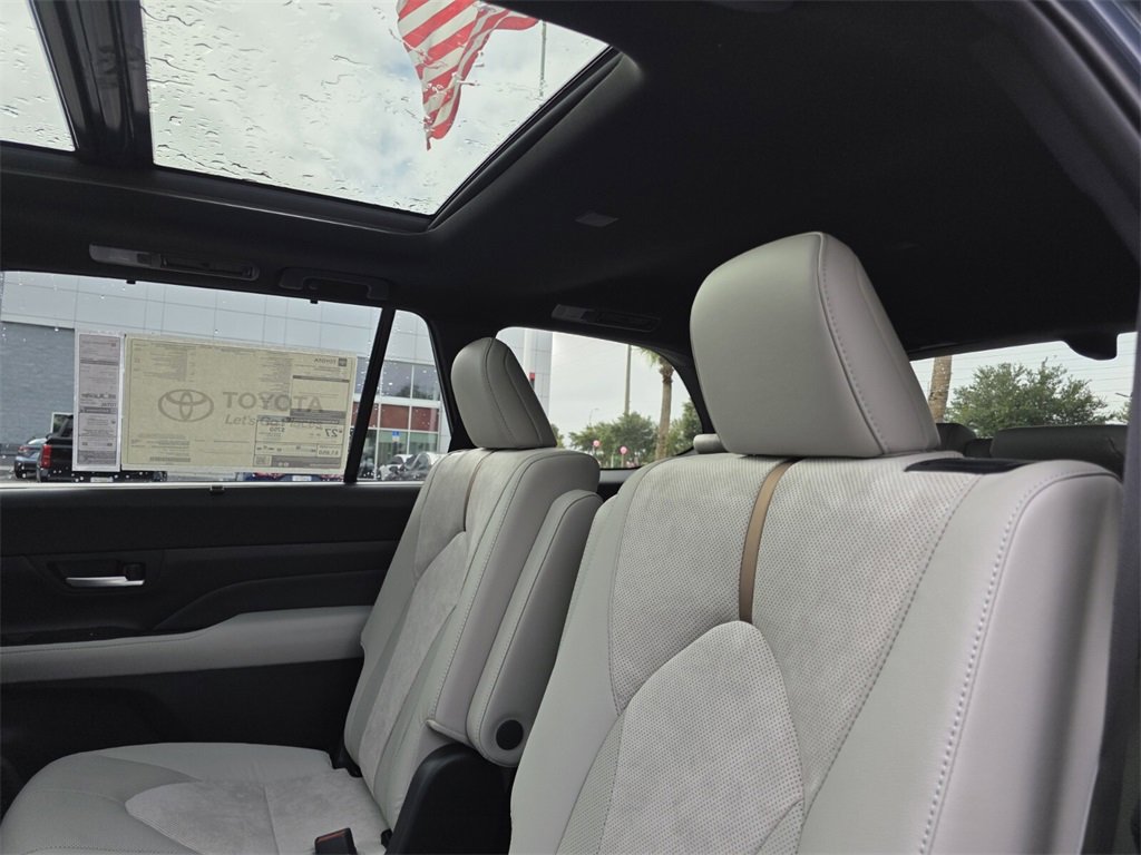New 2026 Toyota Grand Highlander AWD Hybrid image 22