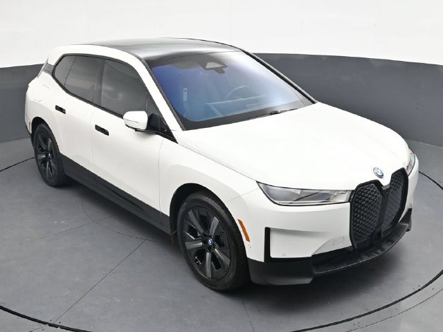 Certified 2024 BMW iX xDrive50 w/ Premium Package AWD/4WD image 21