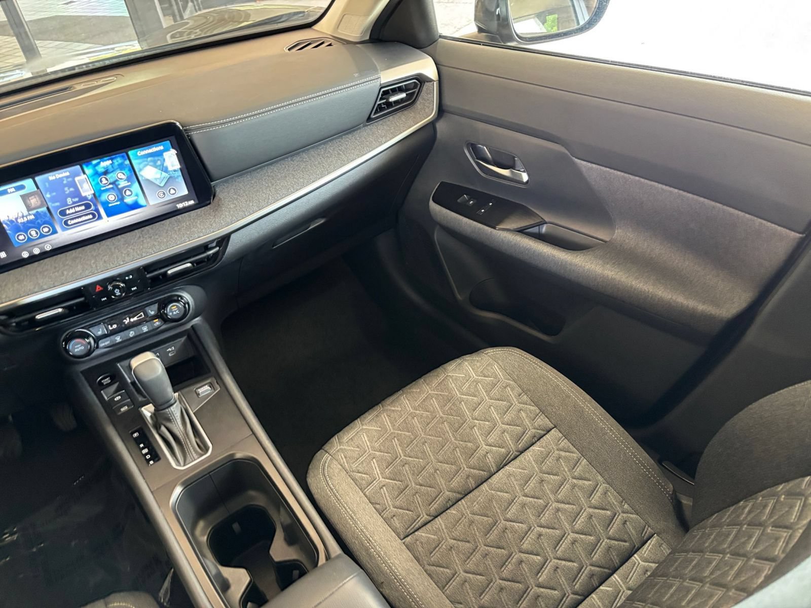Used 2026 Nissan Kicks SV w/ Cold Weather Package FWD image 34