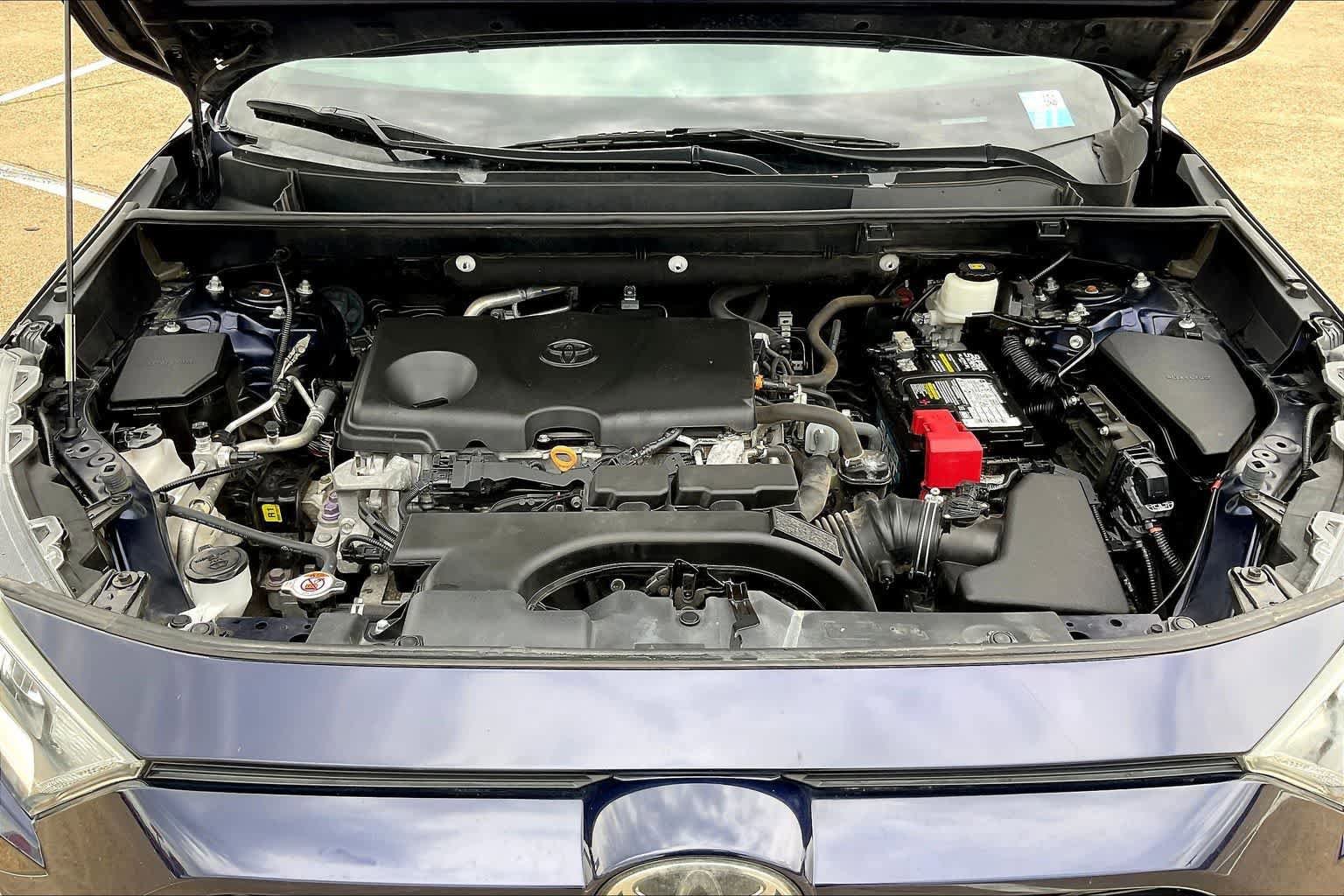 Used 2020 Toyota RAV4 XLE Premium image 9