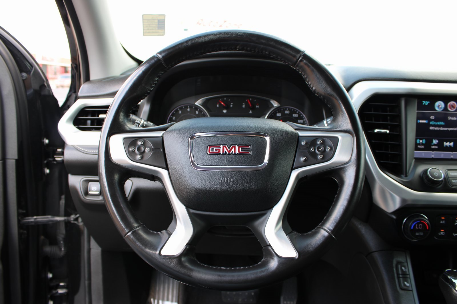 Used 2019 GMC Acadia SLT image 18