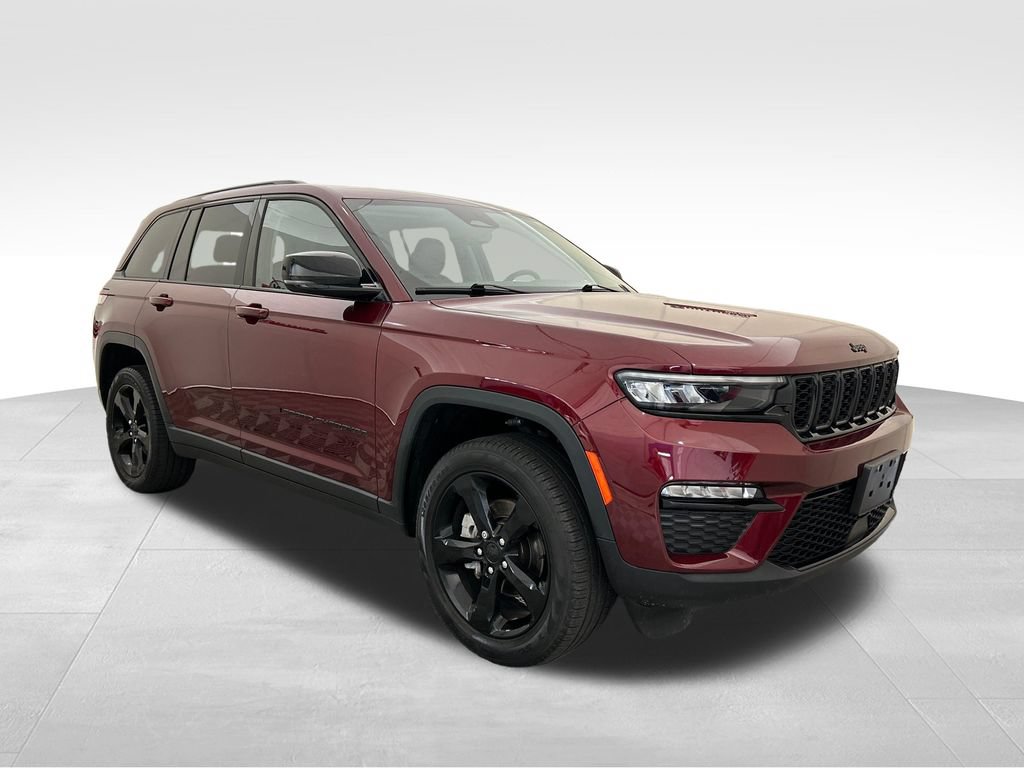 Used 2023 Jeep Grand Cherokee Limited w/ Black Appearance Package AWD/4WD image 7