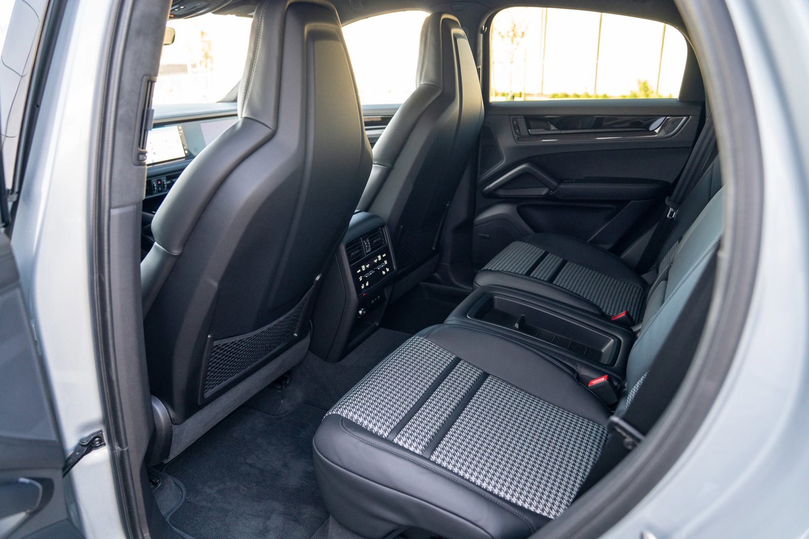 New 2026 Porsche Cayenne GTS image 22