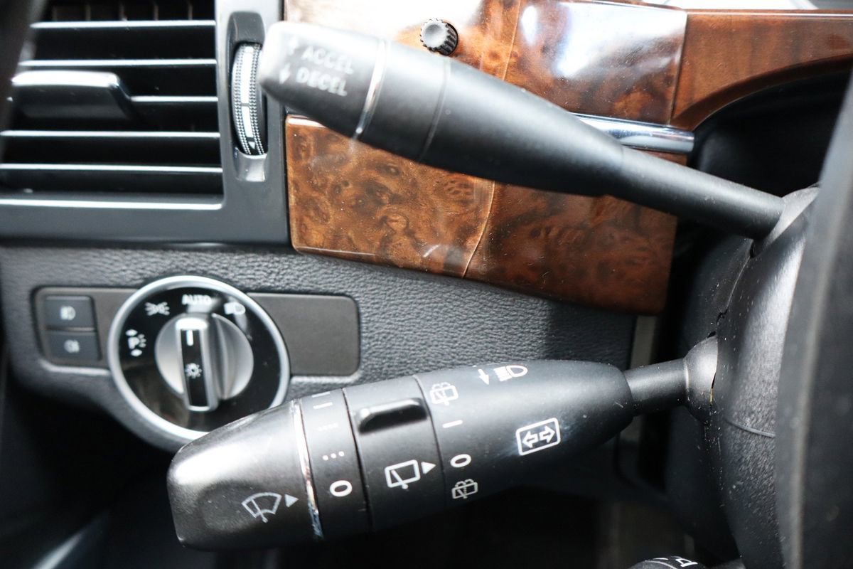 Used 2012 Mercedes-Benz GLK 350 4MATIC image 30