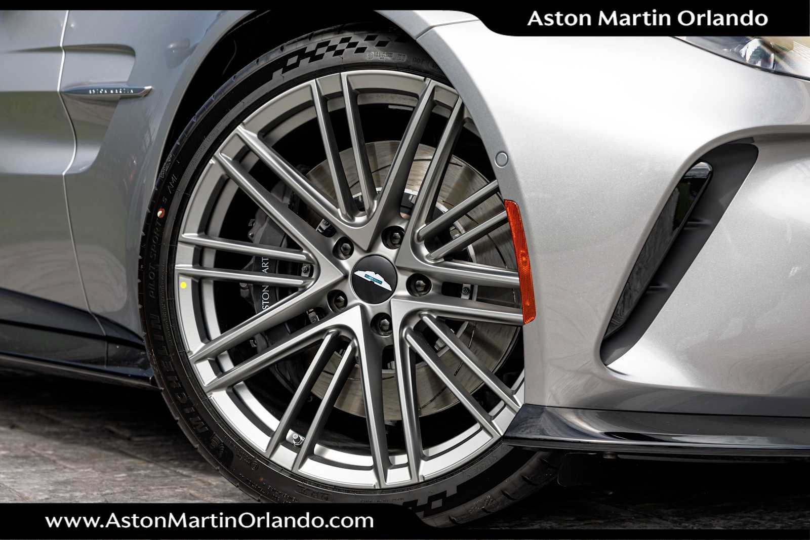 Used 2026 Aston Martin V8 Vantage Coupe RWD image 4