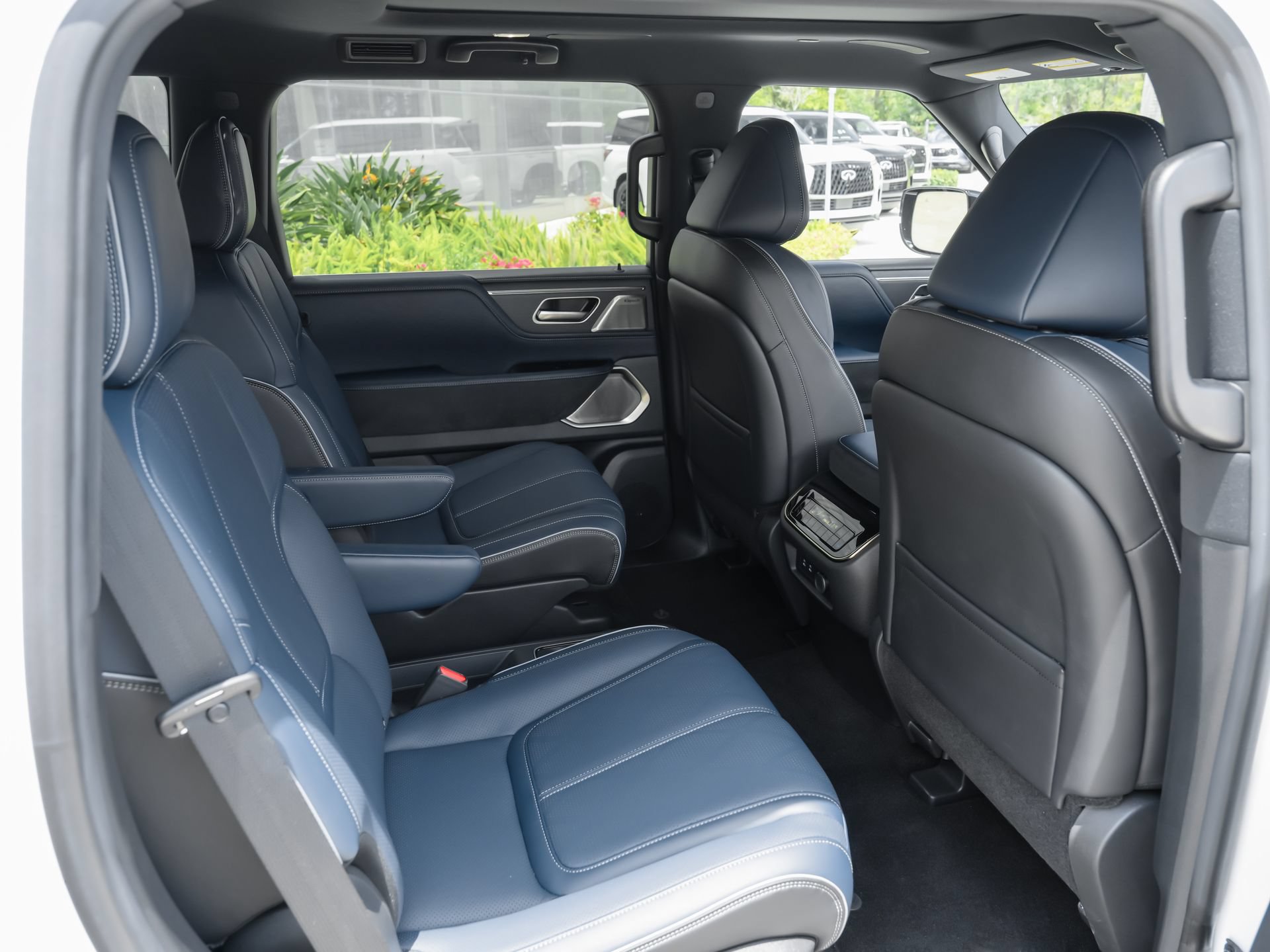 Certified 2026 INFINITI QX80 4WD w/ Sport Exterior Package image 35