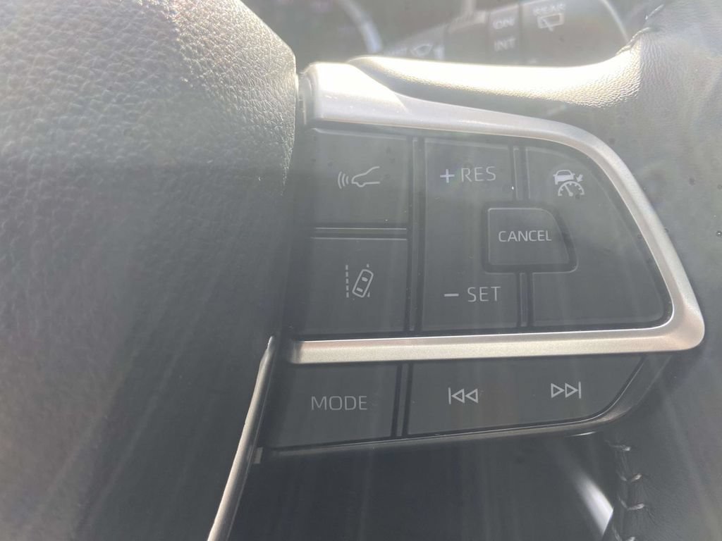 Used 2026 Toyota Highlander XLE AWD/4WD image 24