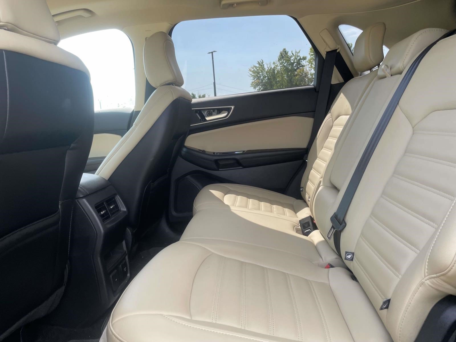 Used 2020 Ford Edge SEL w/ Convenience Package AWD/4WD image 11