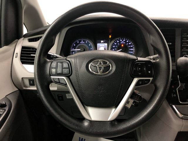 Used 2018 Toyota Sienna LE AWD/4WD image 16