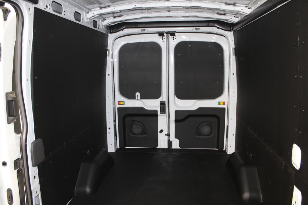 New 2026 Ford Transit 250 148 Medium Roof w/ Load Area Protection Package RWD image 31