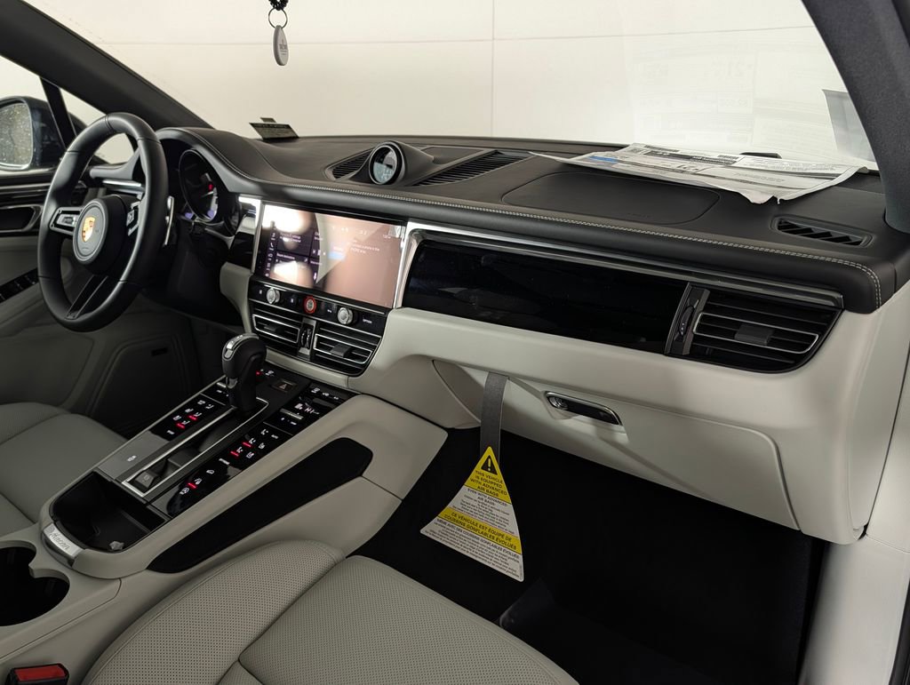 New 2026 Porsche Macan image 20