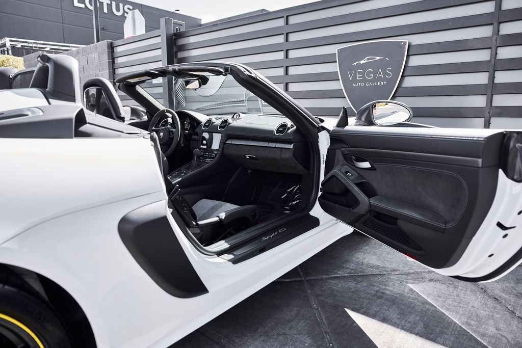 Used 2025 Porsche 718 Boxster Spyder RS RWD image 33