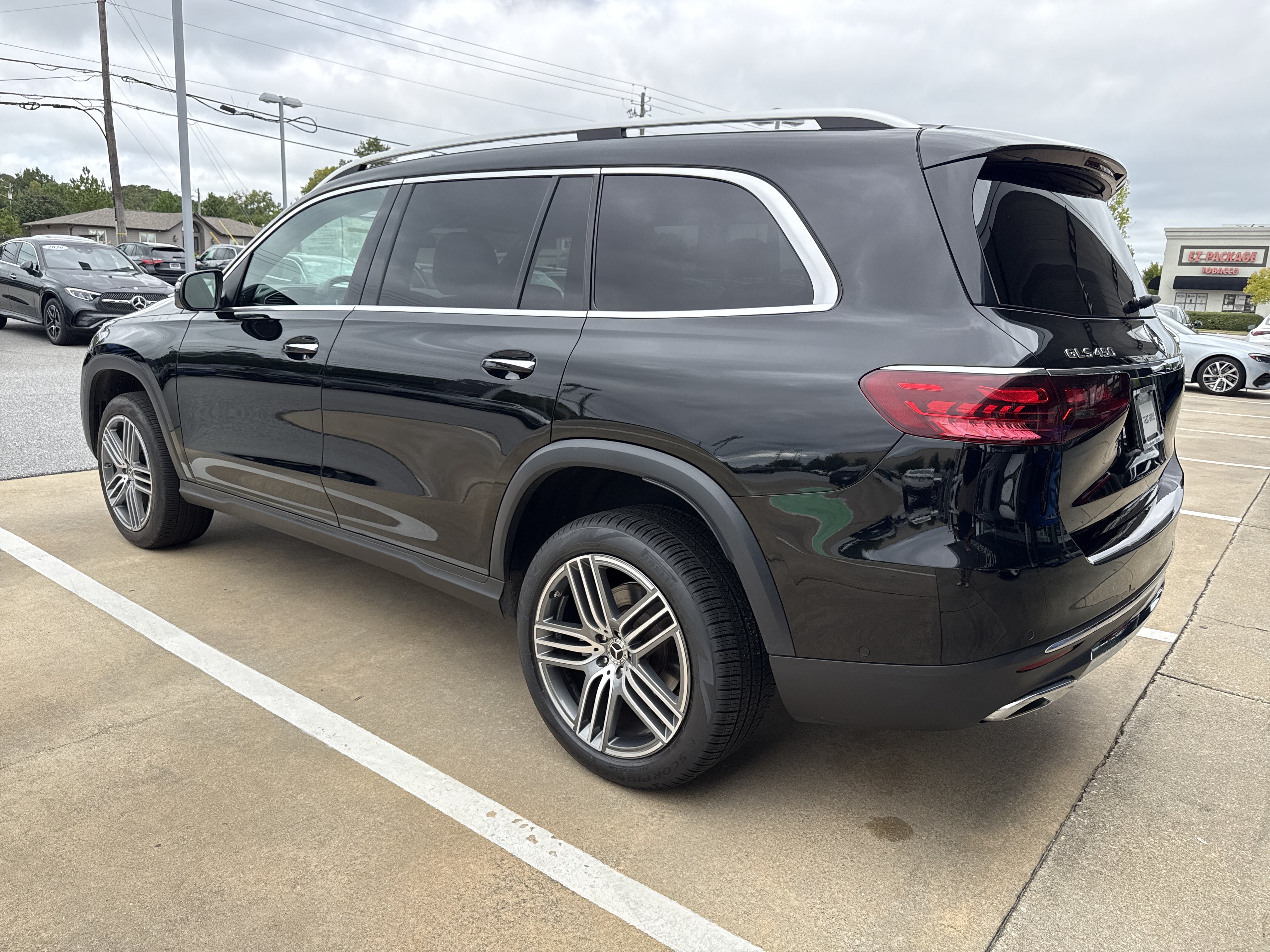 Used 2025 Mercedes-Benz GLS 450 4MATIC image 8