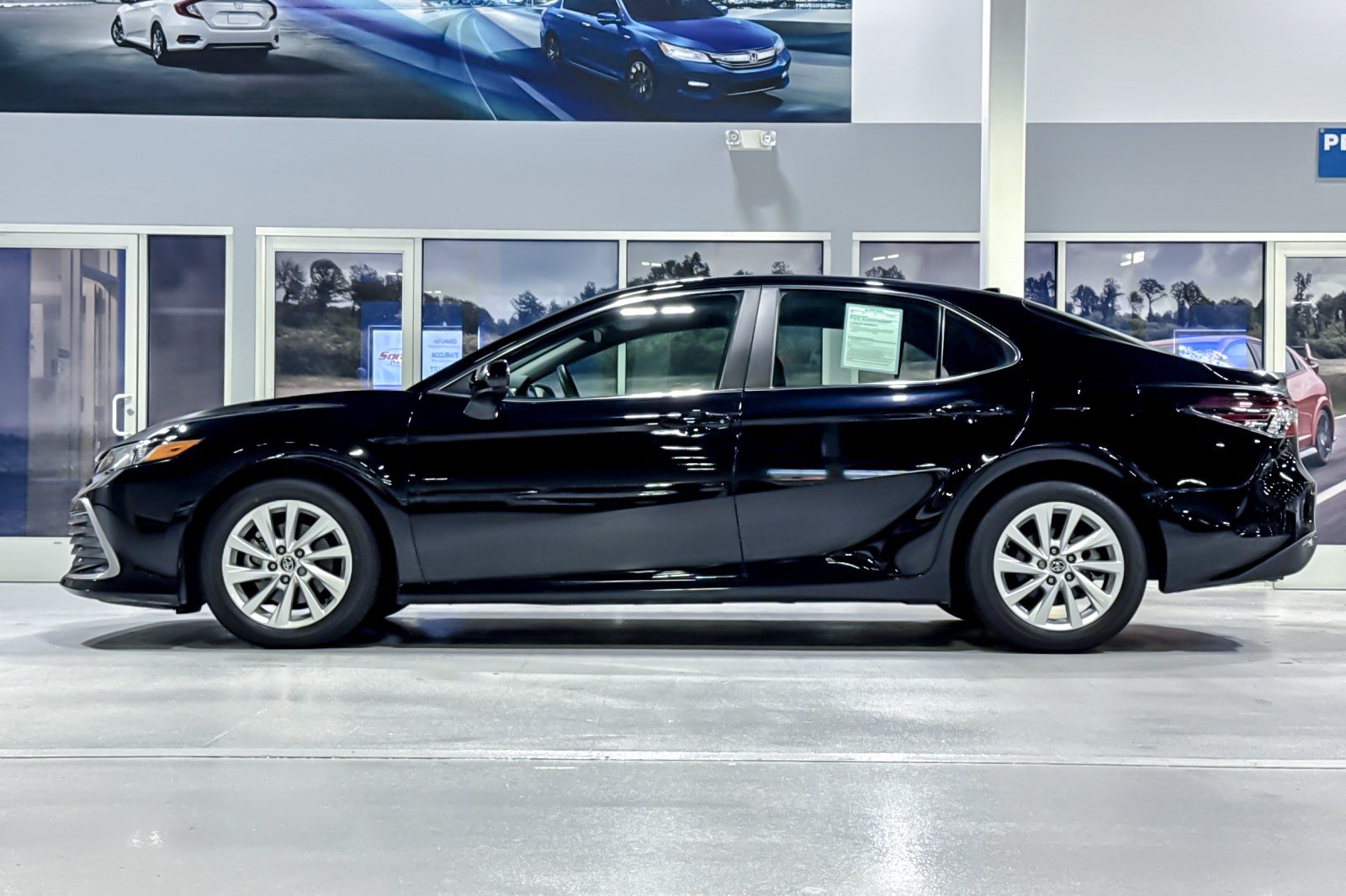 Used 2022 Toyota Camry LE FWD image 2