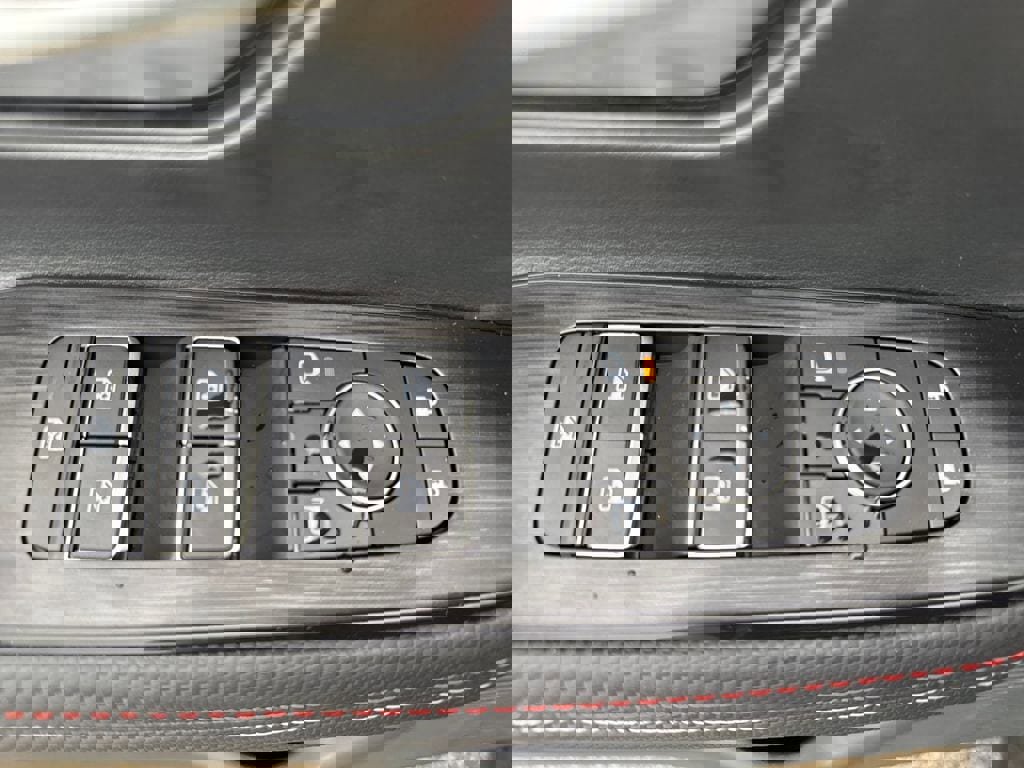 New 2026 Nissan Kicks SR image 19