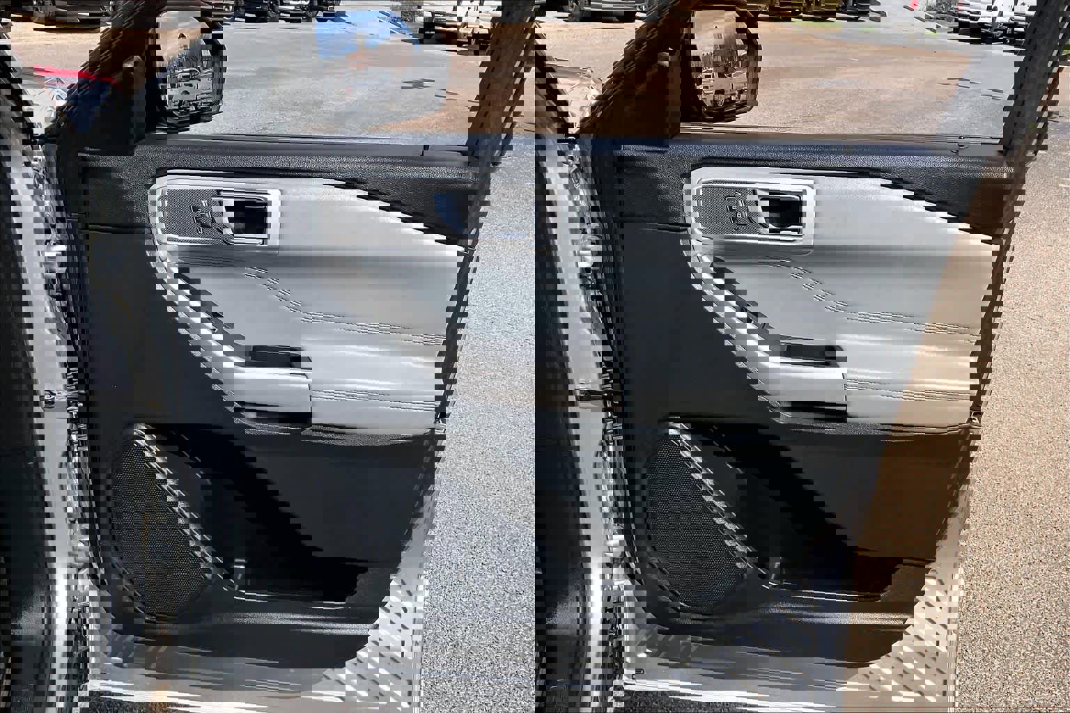 Used 2022 Ford Explorer XLT w/ Equipment Group 202A image 23