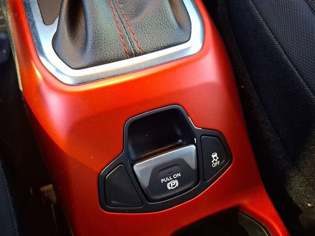 Used 2018 Jeep Renegade Trailhawk w/ Safety & Security Group image 29