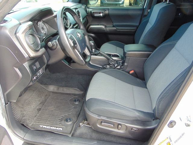 Used 2020 Toyota Tacoma TRD Sport AWD/4WD image 10