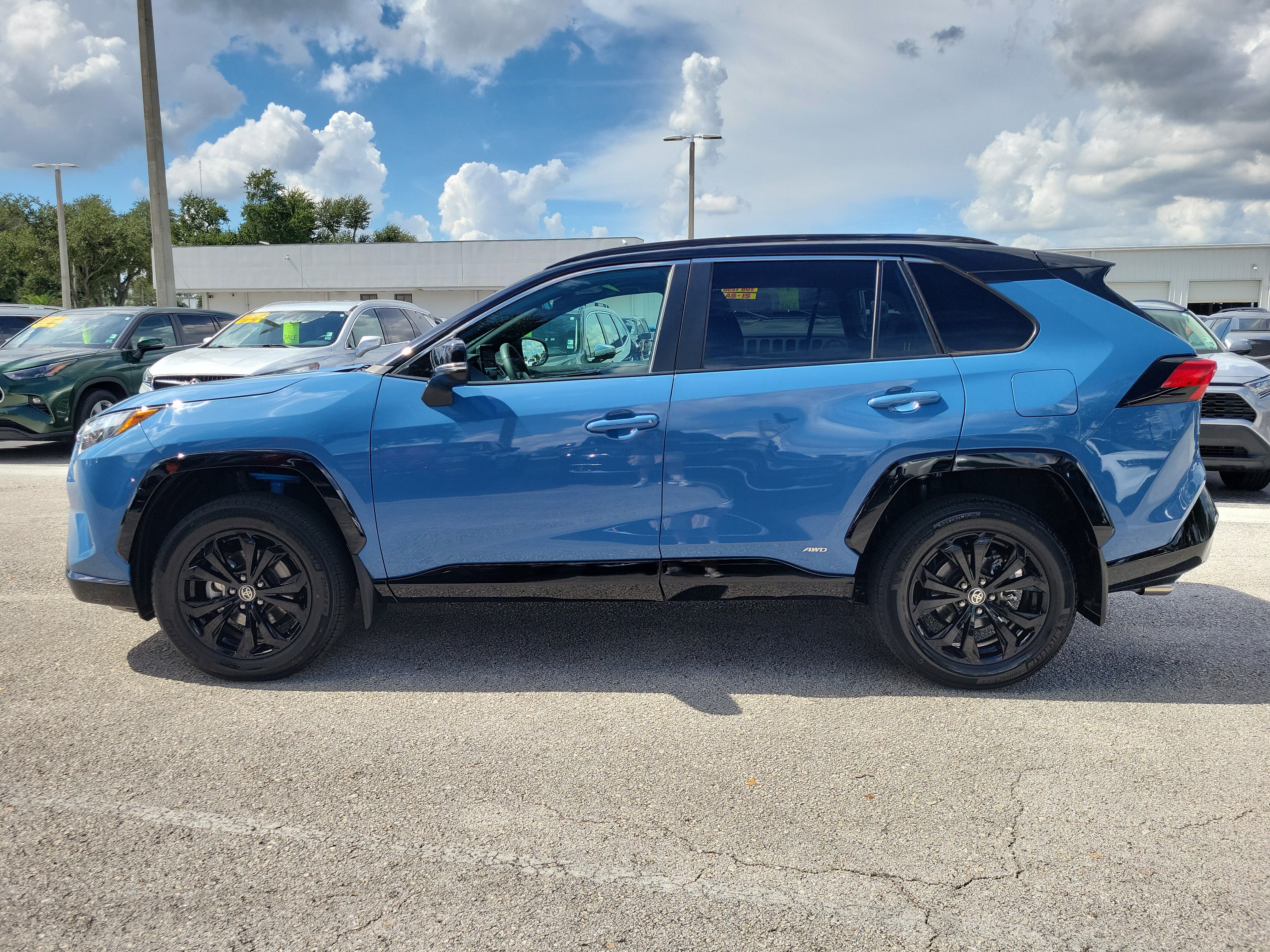 Used 2024 Toyota RAV4 XSE AWD/4WD image 6