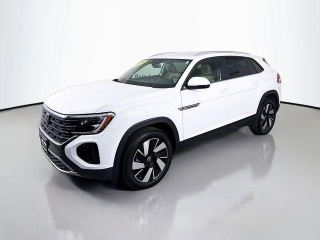 Used 2024 Volkswagen Atlas Cross Sport SE image 3