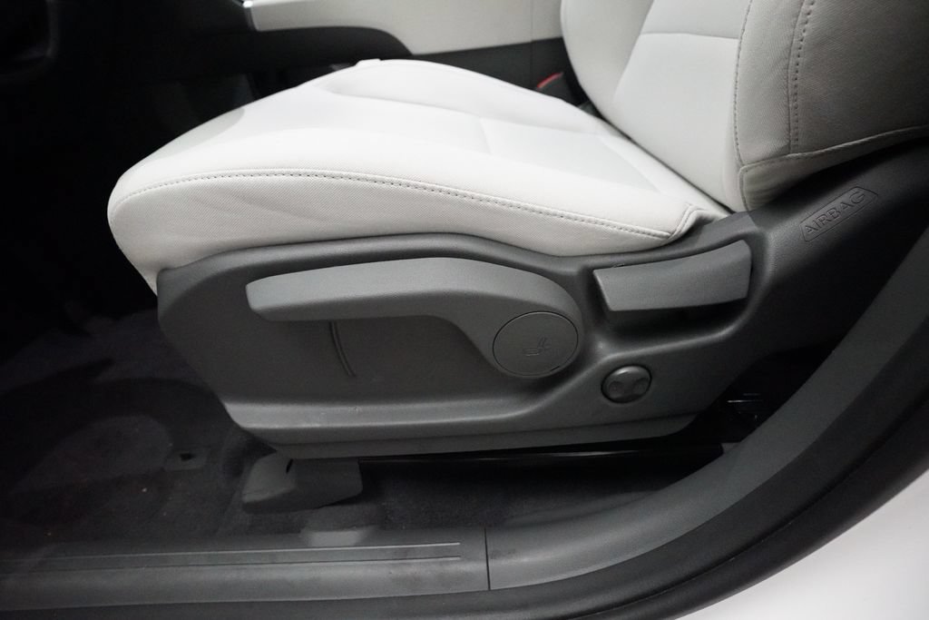 Used 2026 Hyundai Santa Fe SE FWD image 30