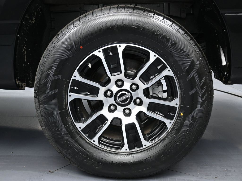 Used 2023 Nissan Titan SV image 10