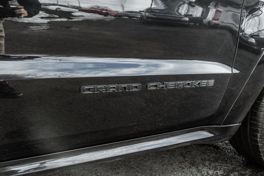 Used 2020 Jeep Grand Cherokee SRT image 4