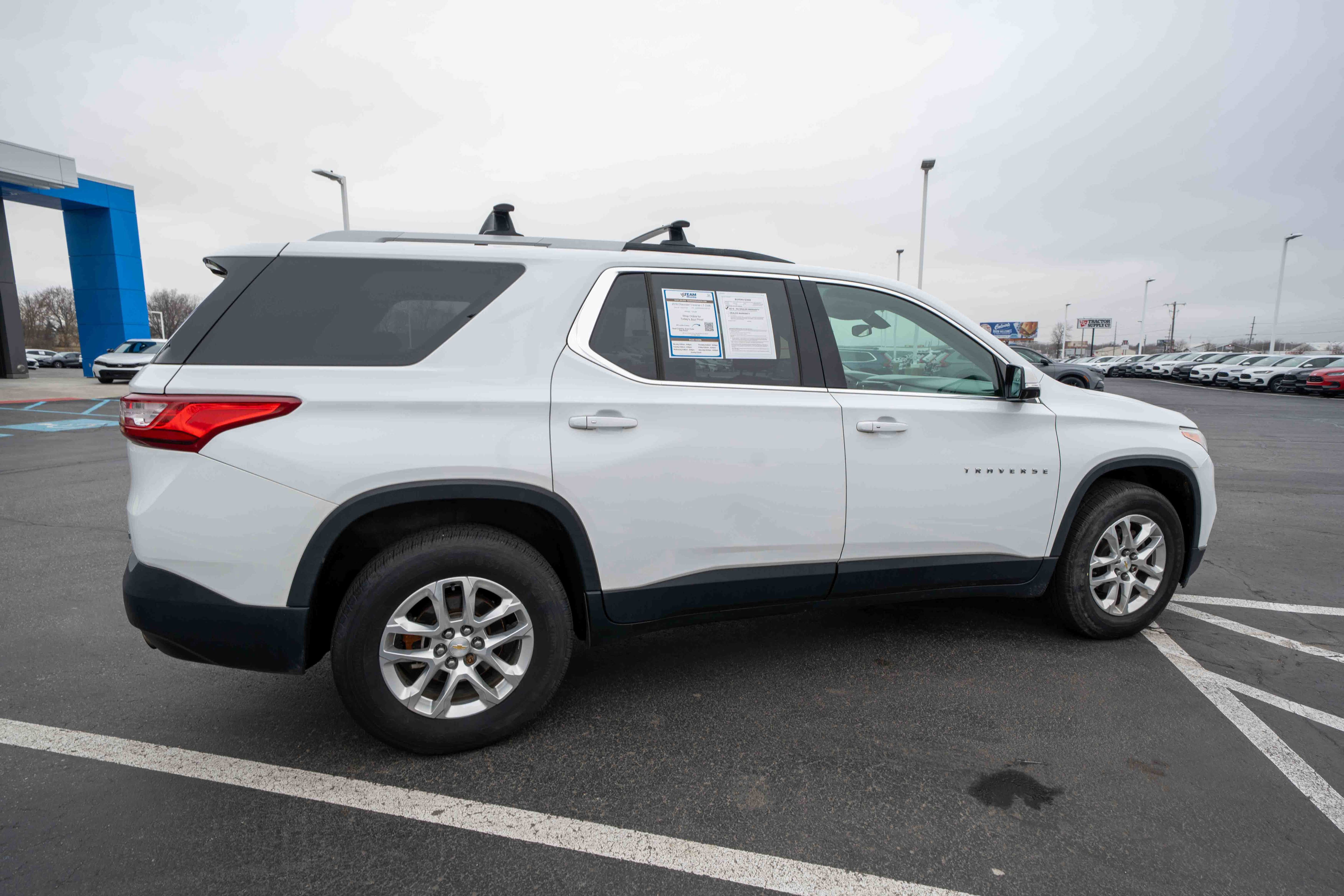 Used 2018 Chevrolet Traverse LT image 6