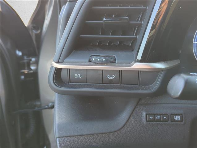 Certified 2023 Toyota Crown XLE image 13