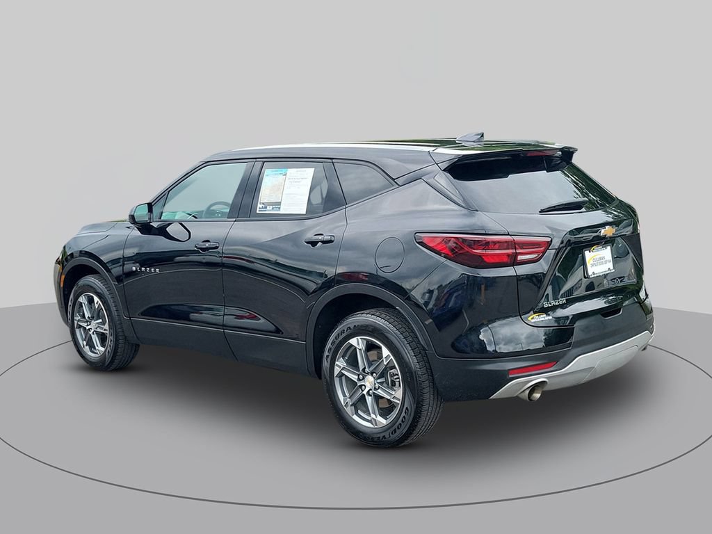 Used 2025 Chevrolet Blazer LT FWD image 5