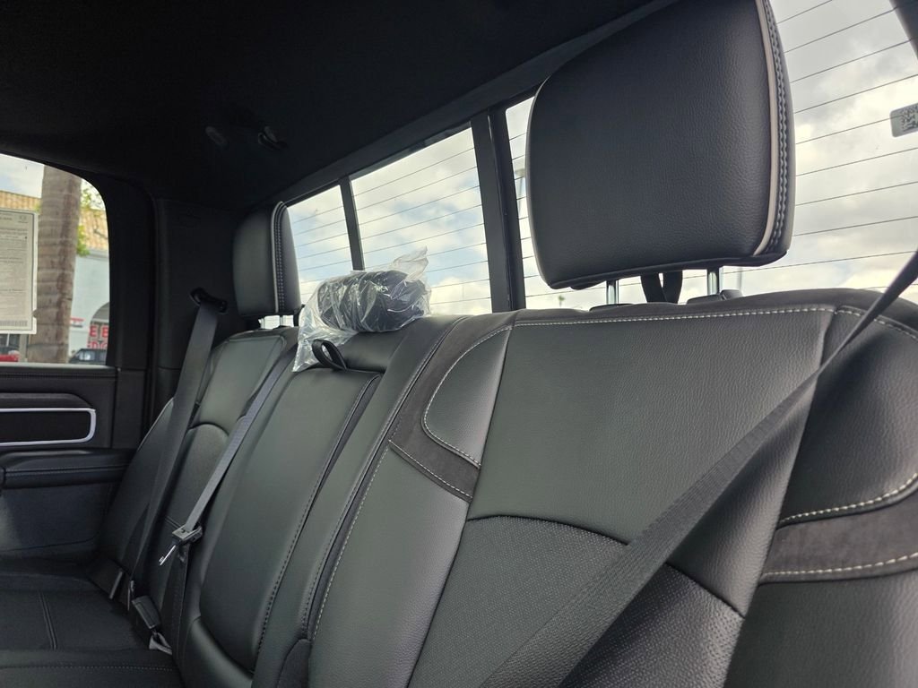 New 2026 RAM 2500 Laramie AWD/4WD image 9