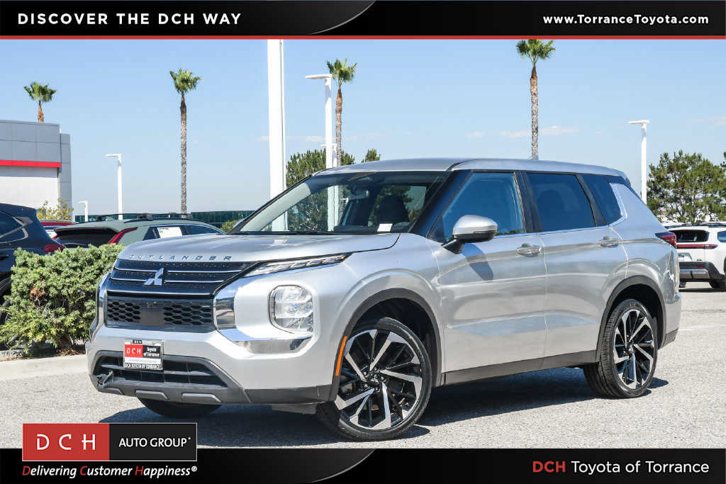 Used 2022 Mitsubishi Outlander ES FWD image 1