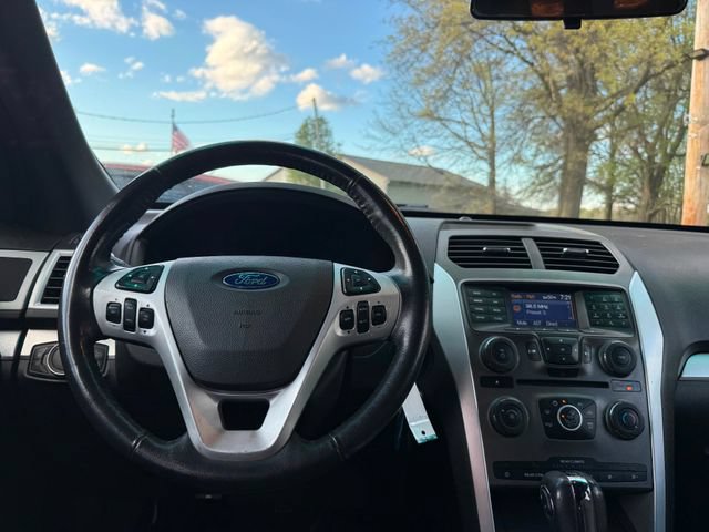 Used 2011 Ford Explorer XLT AWD/4WD image 10