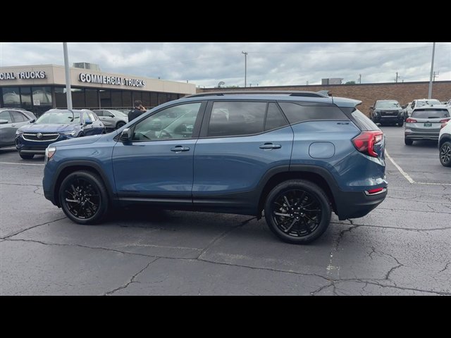 Certified 2024 GMC Terrain SLE w/ Driver Convenience Package FWD image 6