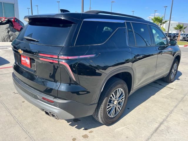 Used 2025 Chevrolet Traverse LT image 6