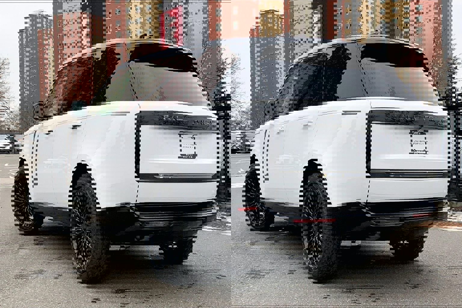 New 2026 Land Rover Range Rover SE image 12