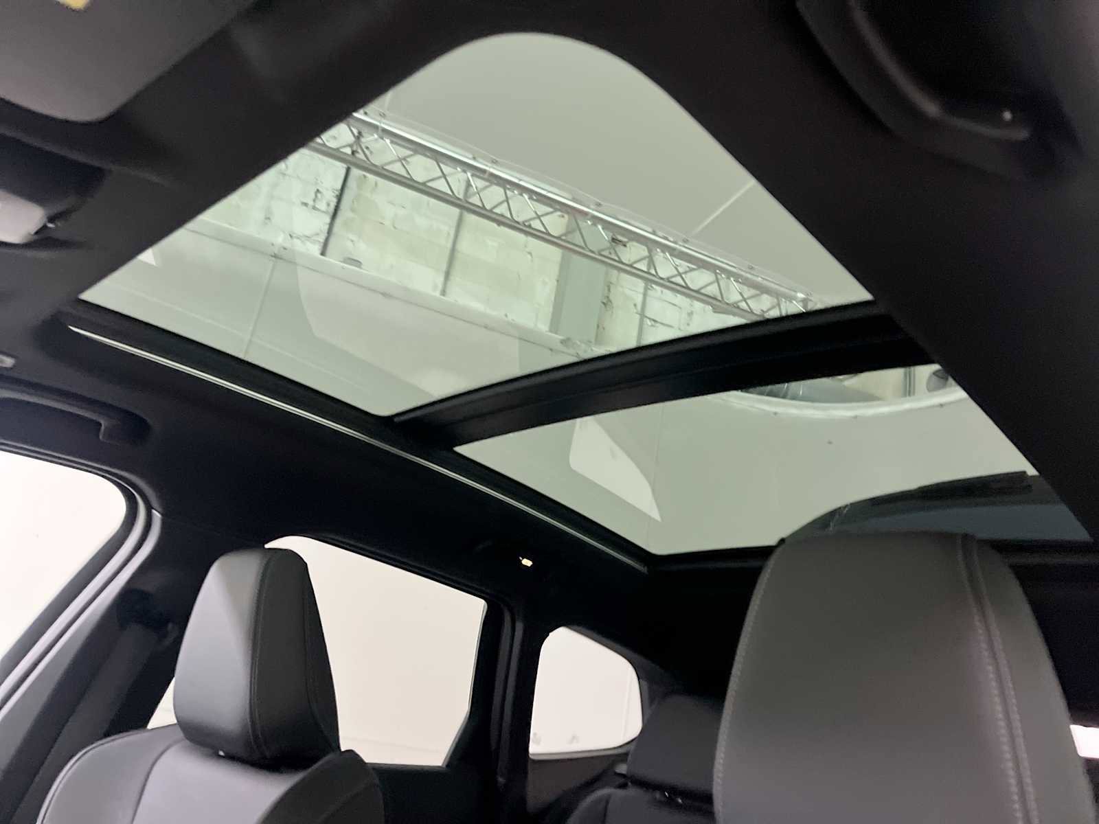 Used 2023 BMW X1 xDrive28i w/ Premium Package image 16