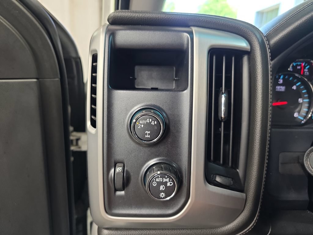 Used 2017 GMC Sierra 1500 SLT w/ SLT Premium Package AWD/4WD image 24