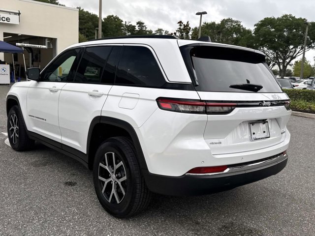 Used 2024 Jeep Grand Cherokee Limited AWD/4WD image 5