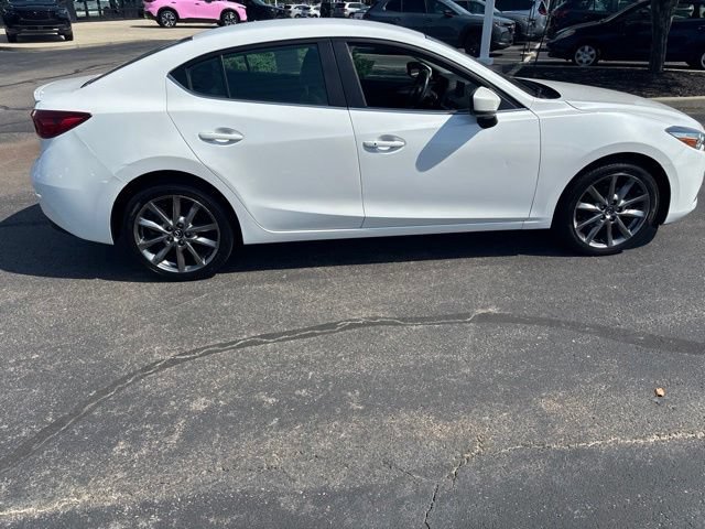 Used 2018 MAZDA MAZDA3 Touring FWD image 5