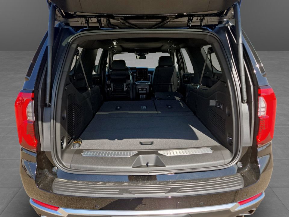 New 2026 GMC Yukon XL Denali w/ Sun & Power Step Package image 13