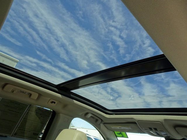 Used 2015 Cadillac SRX Luxury w/ Driver Awareness Package image 22